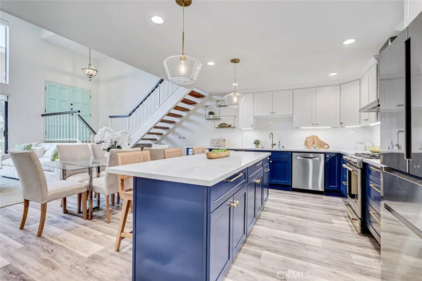 984 Granville photo 46