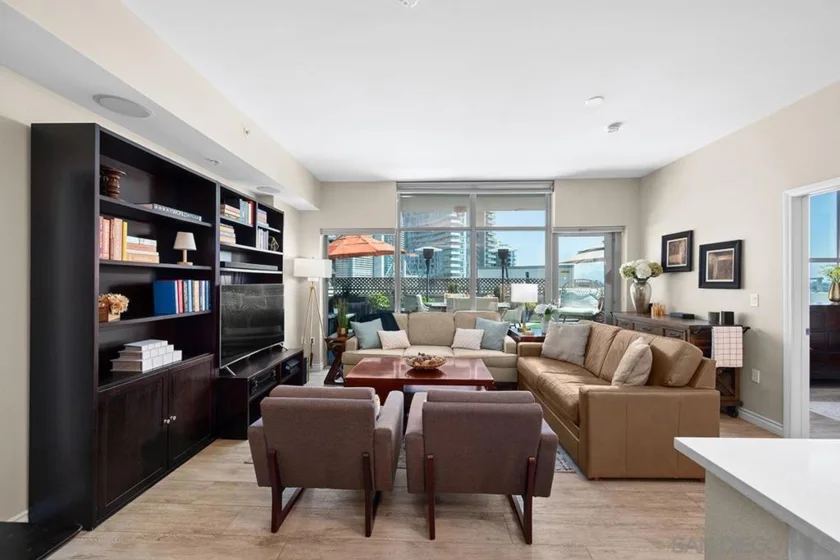 253 10th Avenue #908 photo 16