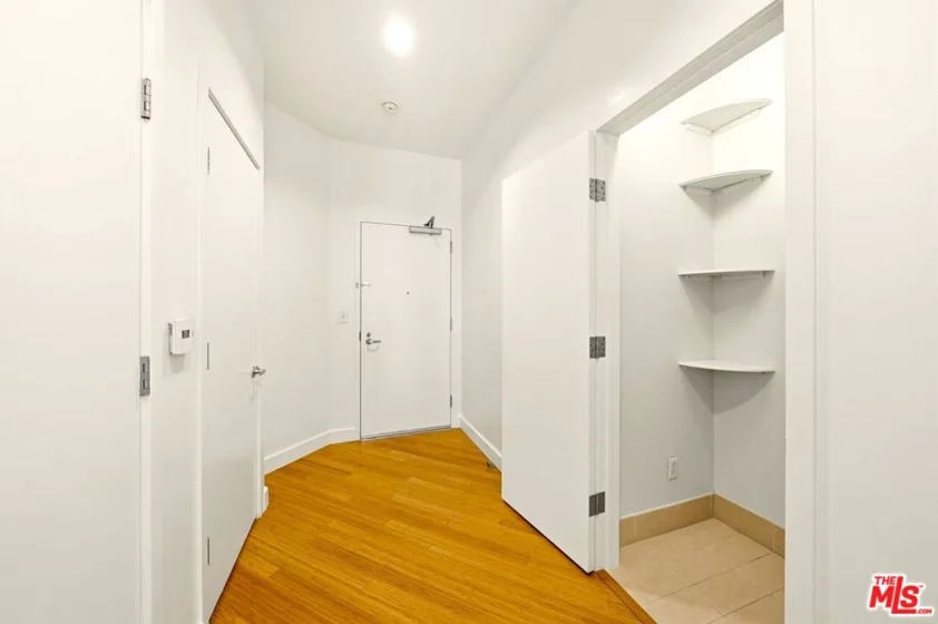 3810 Wilshire Boulevard #605 photo 19
