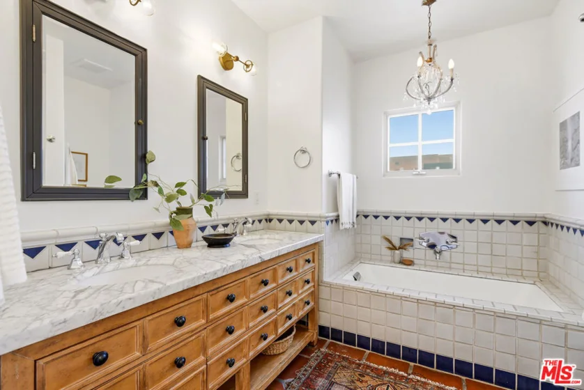 1414 N Harper Avenue #10 photo 16