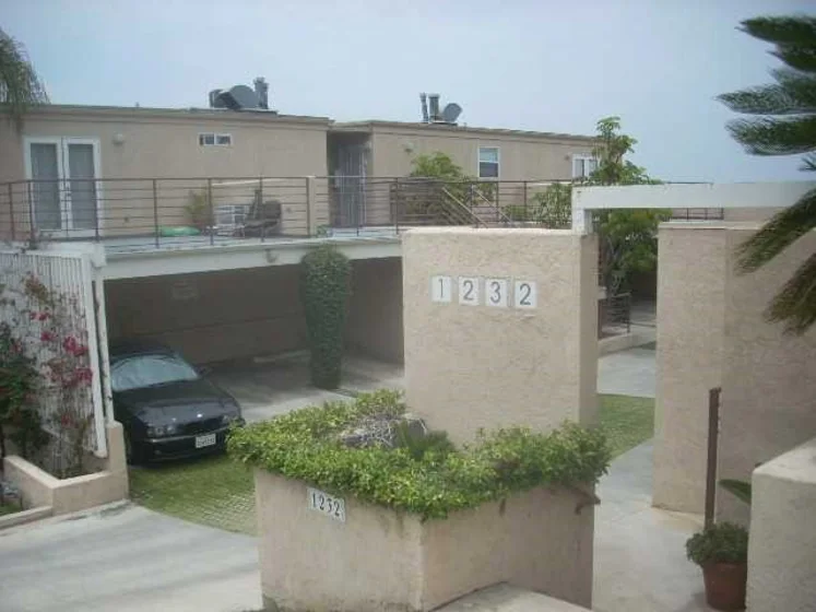 1232 W Redwood Street #8 photo 1