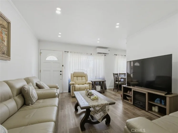 308 E Maple Apt 5 photo 6