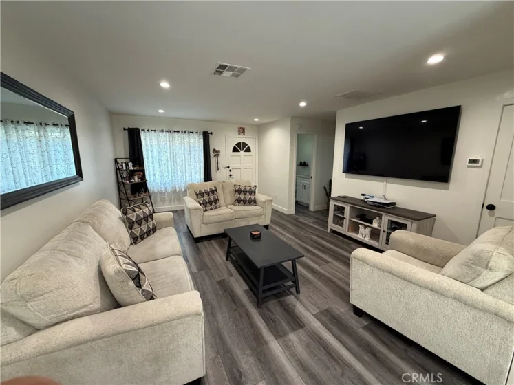 17111 Roscoe Boulevard #15 photo 2