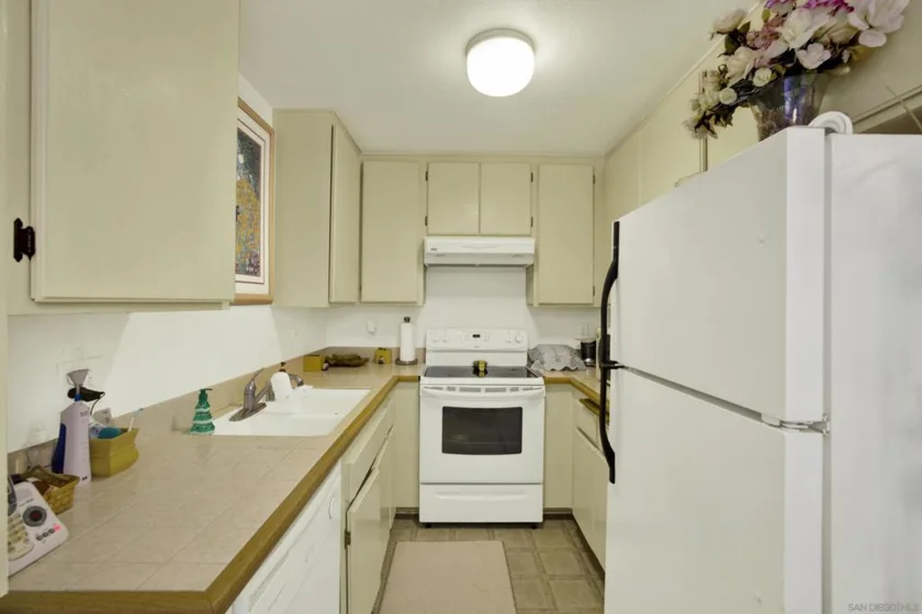 6330 Genesee Avenue #209 photo 8