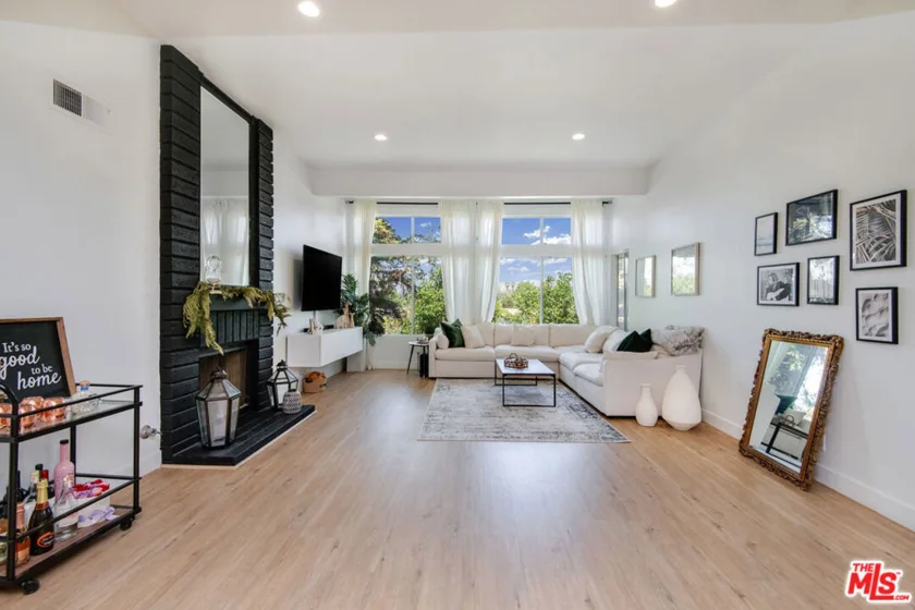 7800 Topanga Canyon Boulevard #206 photo 1