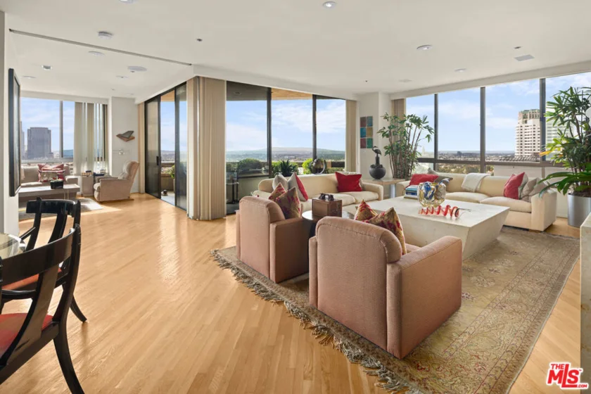 10430 Wilshire Boulevard #1005 photo 1