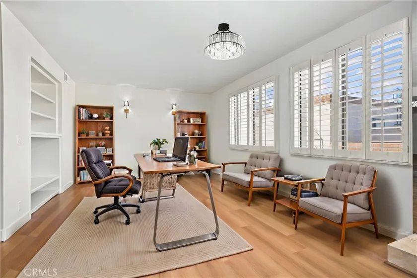 17140 Burbank #207 photo 4