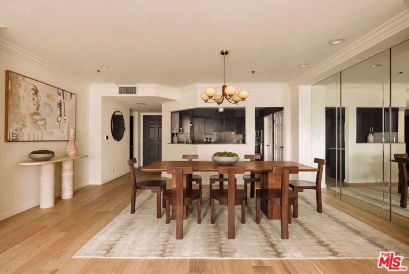 10724 Wilshire Boulevard #803 photo 3