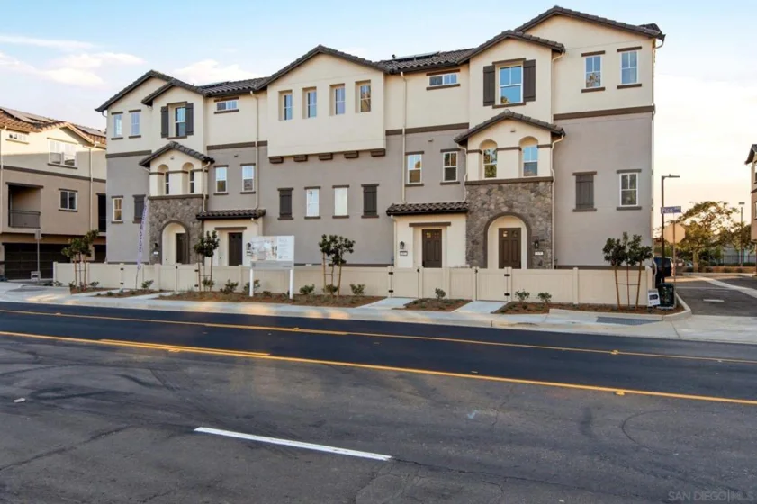 203 Sarina Lane photo 4