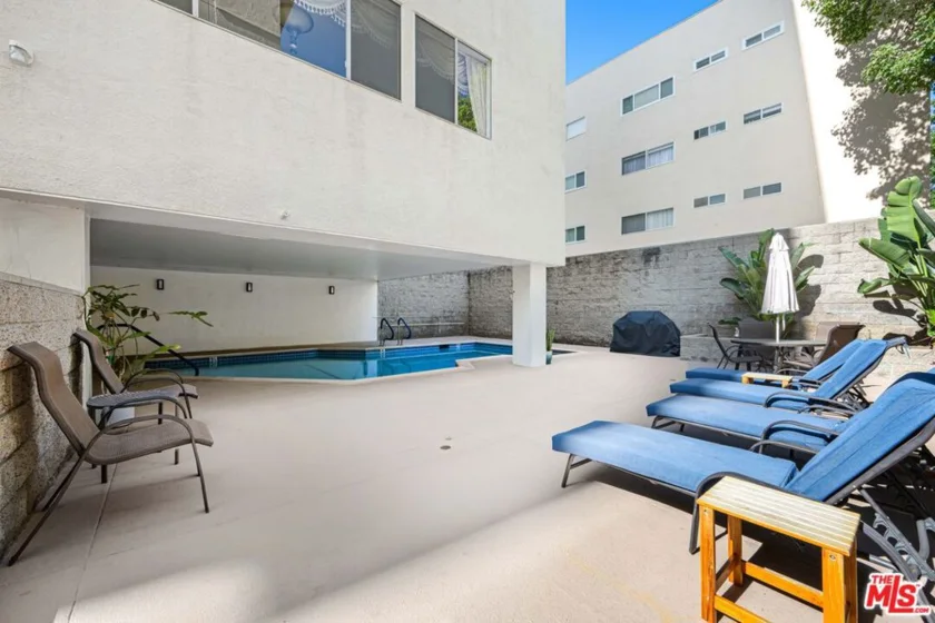 321 N Oakhurst Drive #601 photo 20