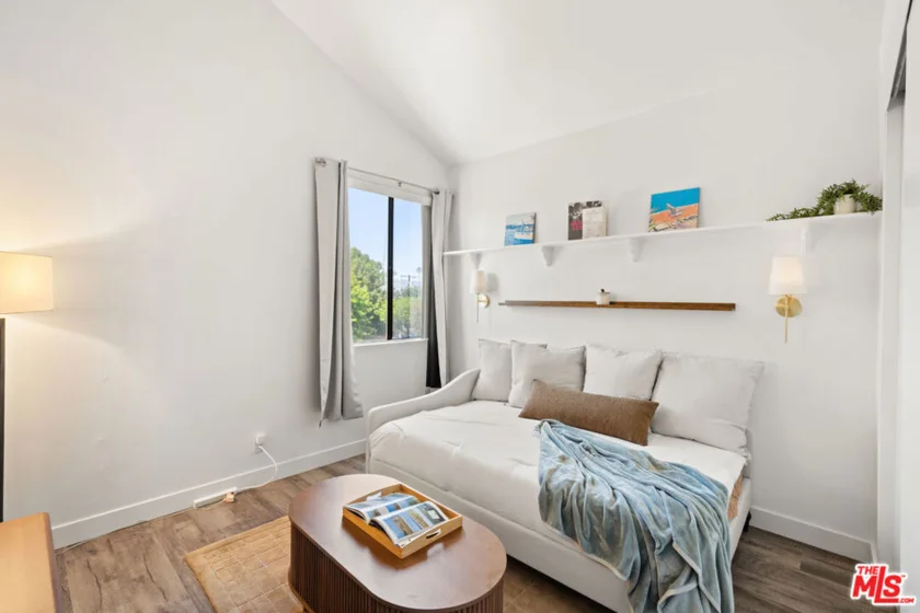 7211 Cozycroft Avenue #50 photo 15