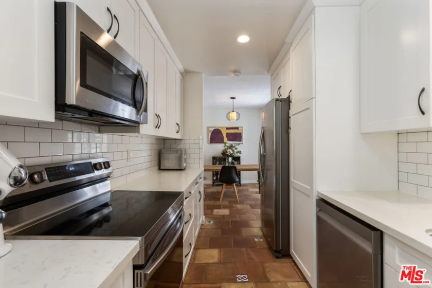 5625 Windsor Way #207 photo 11