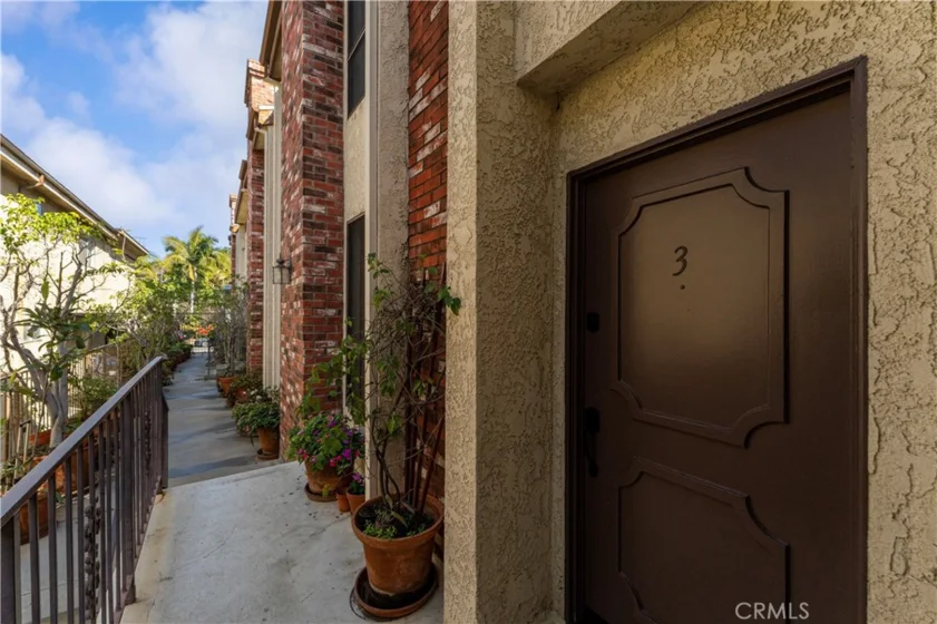 1537 S Westgate Avenue #3 photo 1
