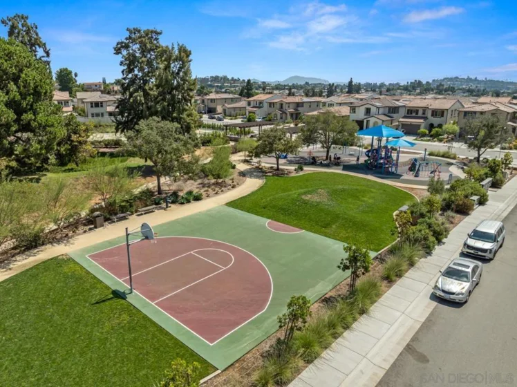 2053 Golden Circle Drive photo 6
