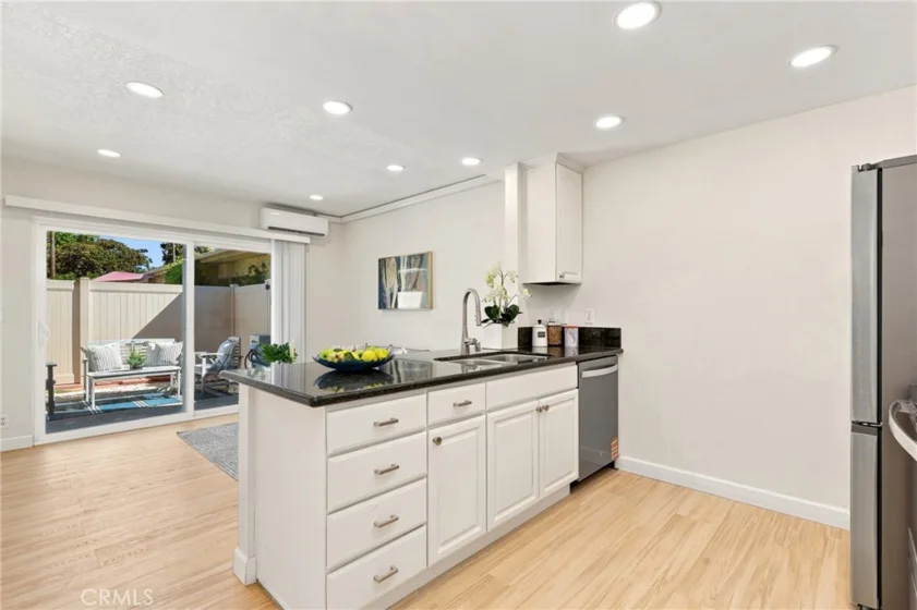 648 W Main #D photo 11