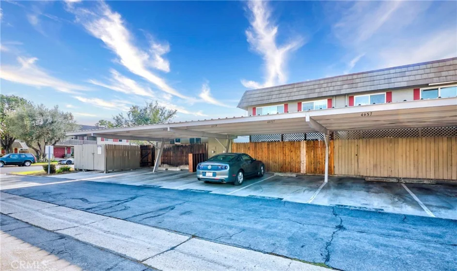 4657 Larwin photo 22