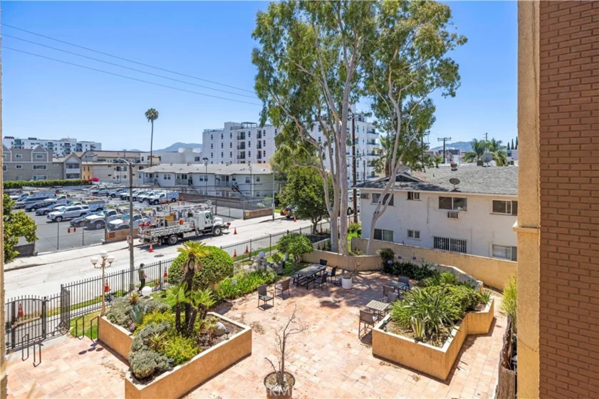 5143 Bakman Avenue #320 photo 6