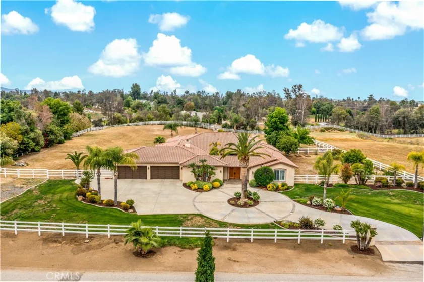 39415 Calle Anita photo