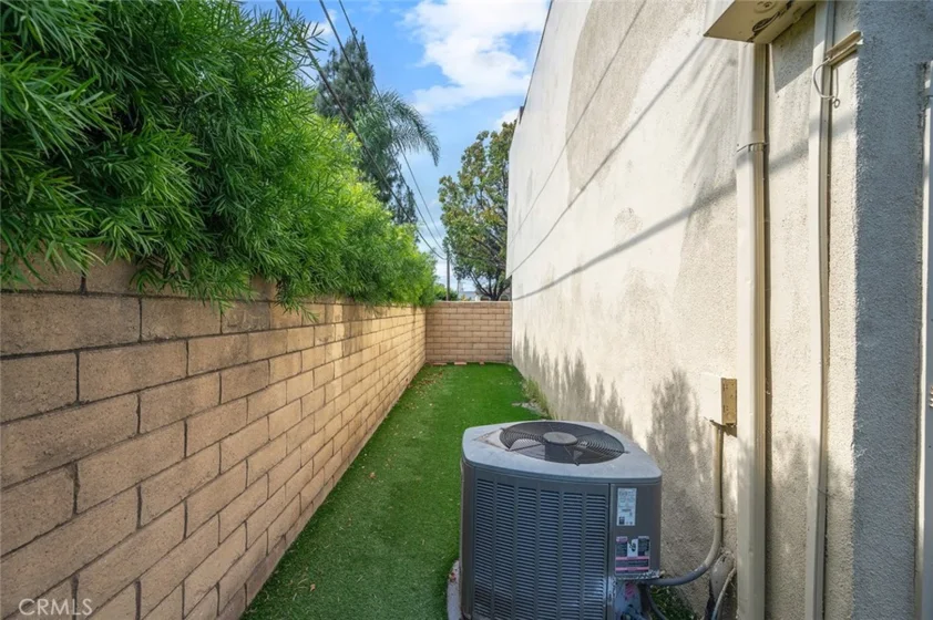 1804 W Glenoaks Avenue photo 20