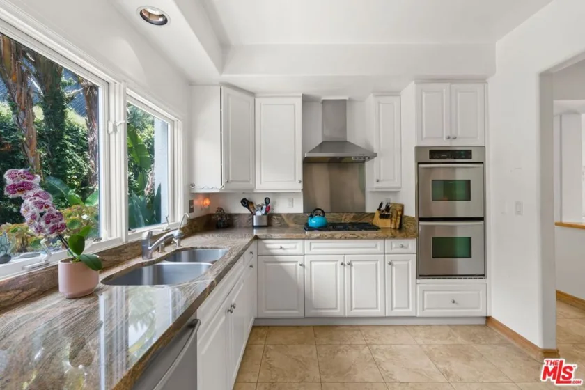 6435 Zumirez Drive #21 photo 6