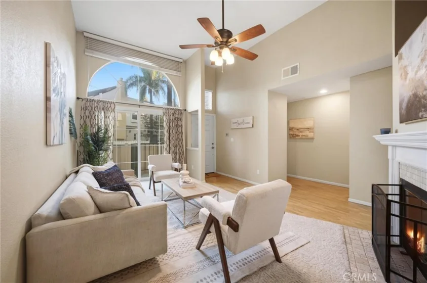5455 Sylmar #1402 photo 3