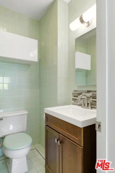 1275 Havenhurst Drive #15 photo 32