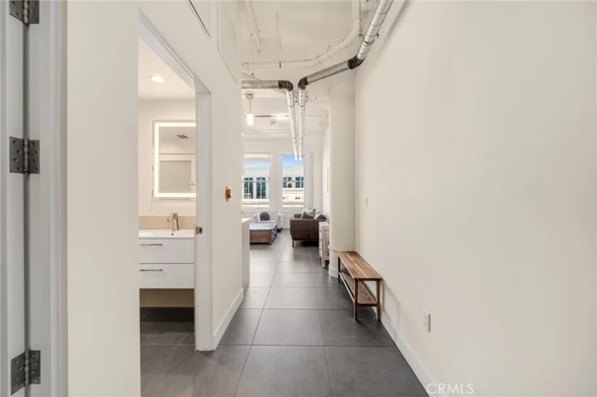 939 S Broadway #1001 photo 4