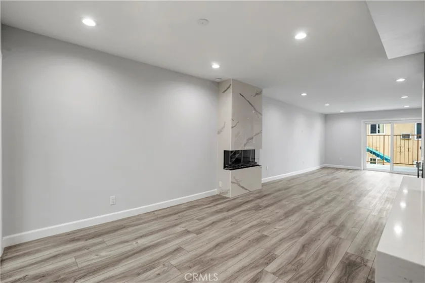 227 E Burbank #C photo 12