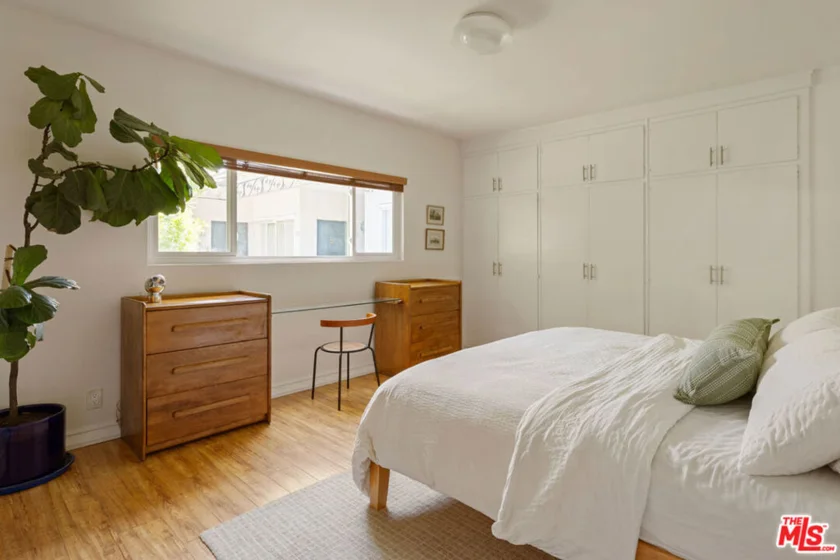 1600 N Hobart Boulevard #15 photo 7