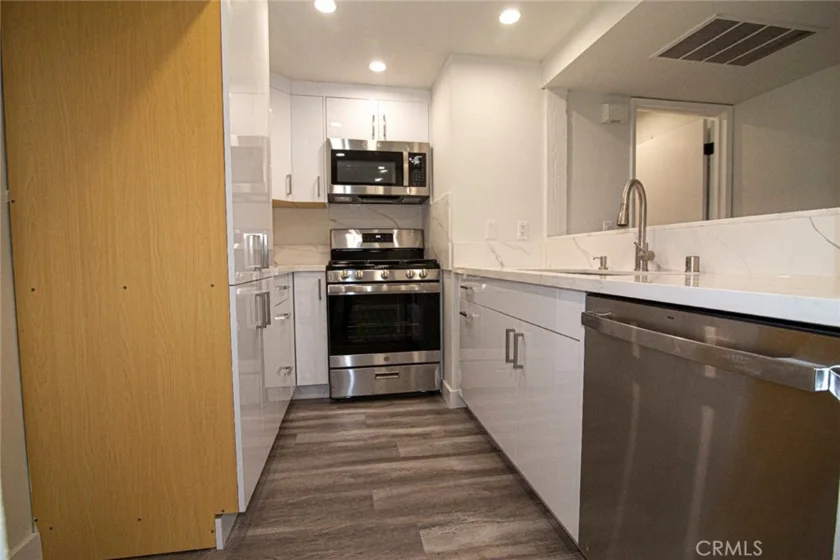 6275 Canoga Avenue #73 photo 6