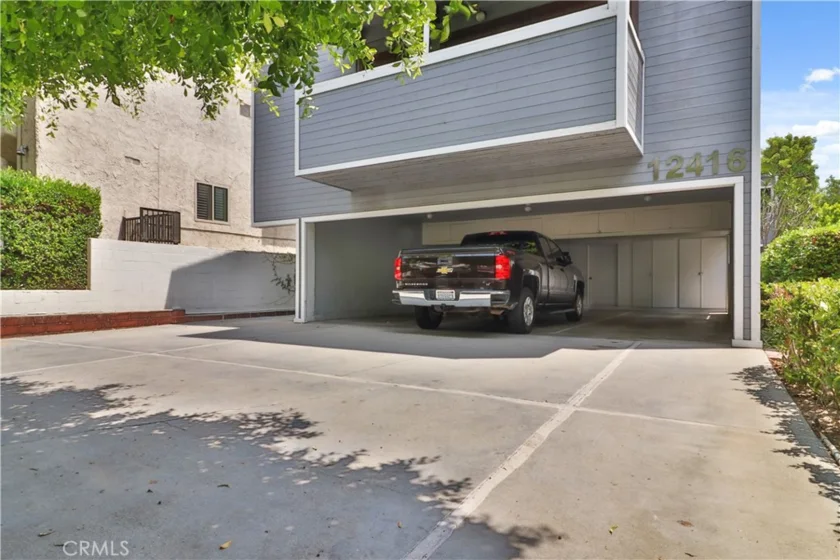 12416 Moorpark Street #A photo 1