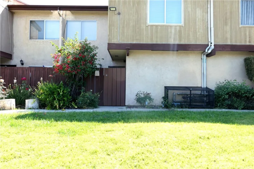 7300 Lennox #J3 photo 32