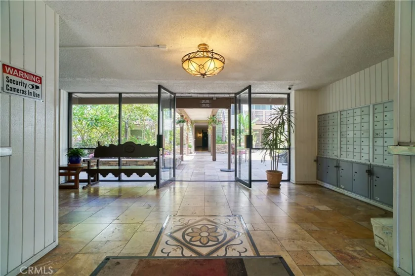 525 S Ardmore #338 photo 14
