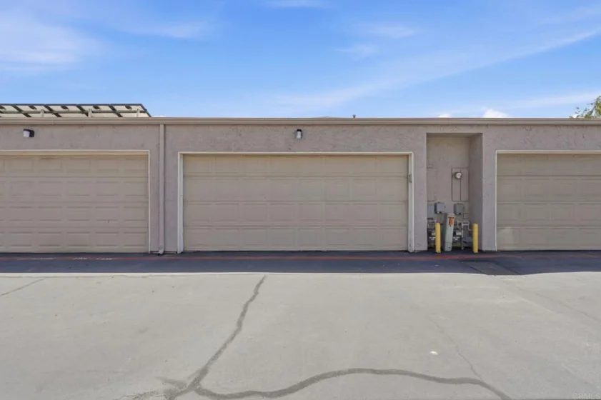 9416 Carlton Oaks Drive #B photo 18