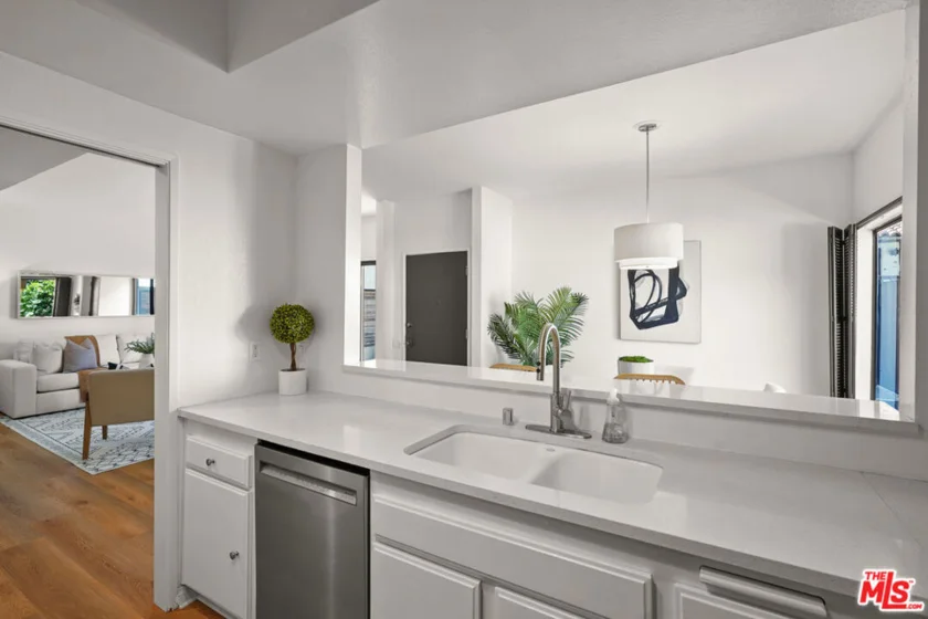 1655 Greenfield Avenue #3 photo 8
