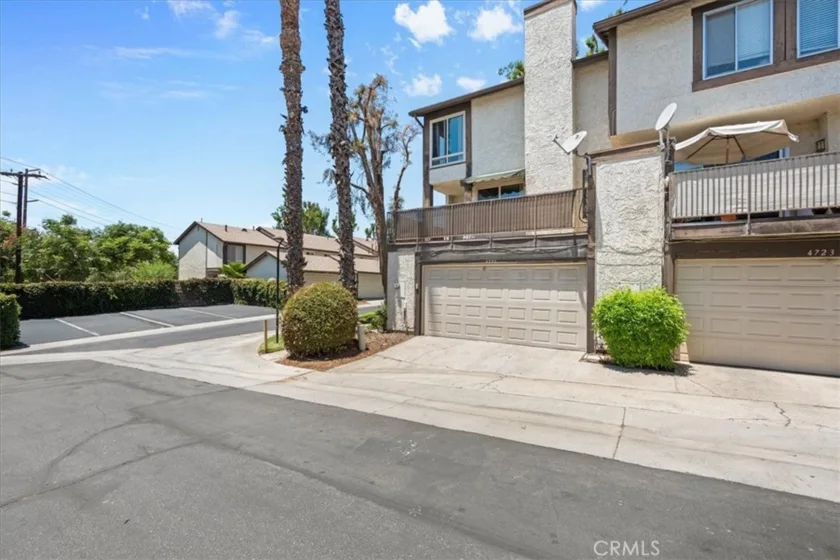 4727 Knickerbocker photo 29