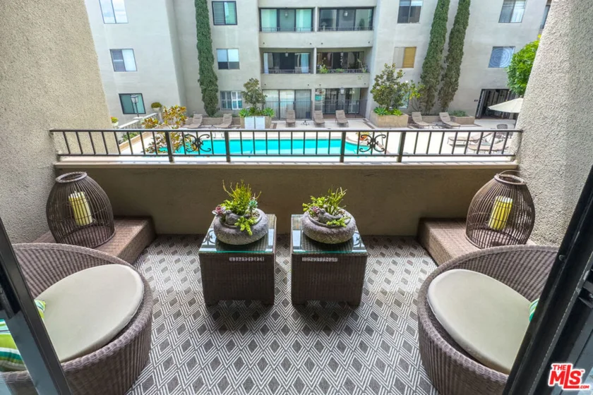 8455 Fountain Avenue #518 photo 5