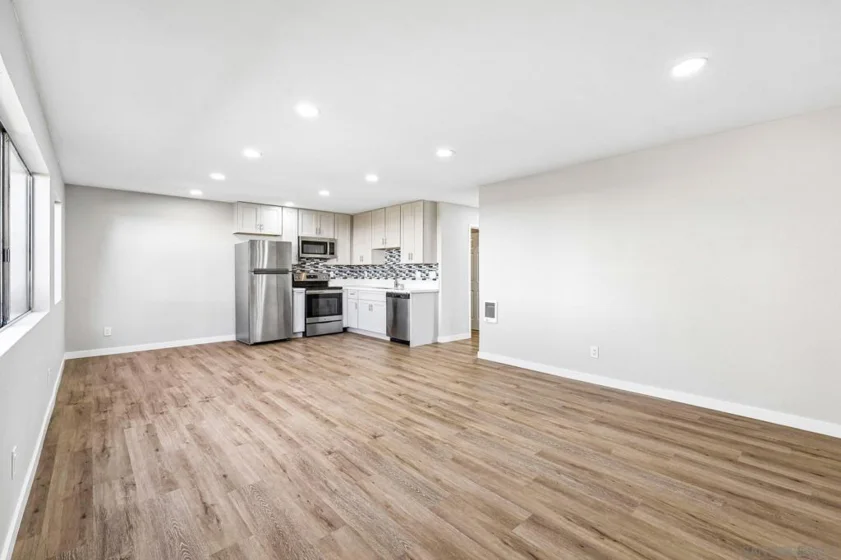 1274 Holly Avenue photo 8