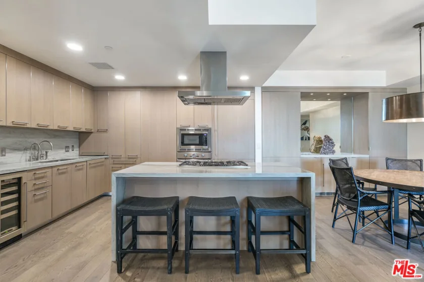 1755 Ocean Avenue #Apt 707 photo 3