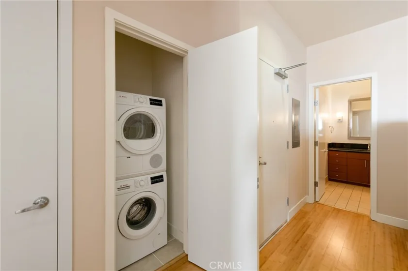 3810 Wilshire Boulevard #1811 photo 10