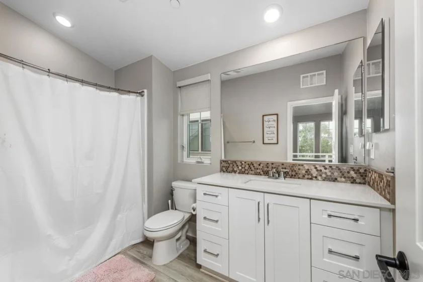 803 Kennebeck Court photo 16