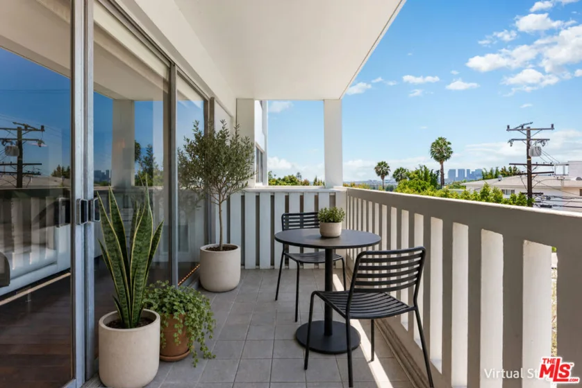 999 N Doheny Drive #211 photo 6