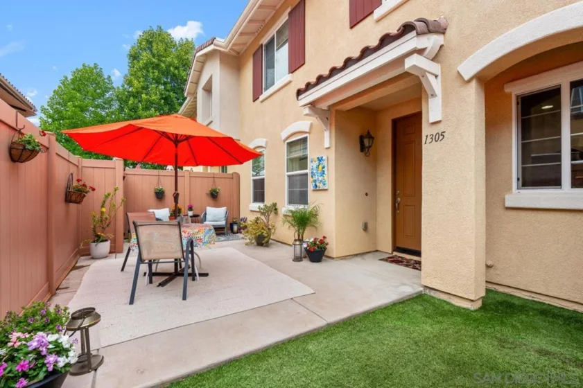 1305 Isabella Way photo 1