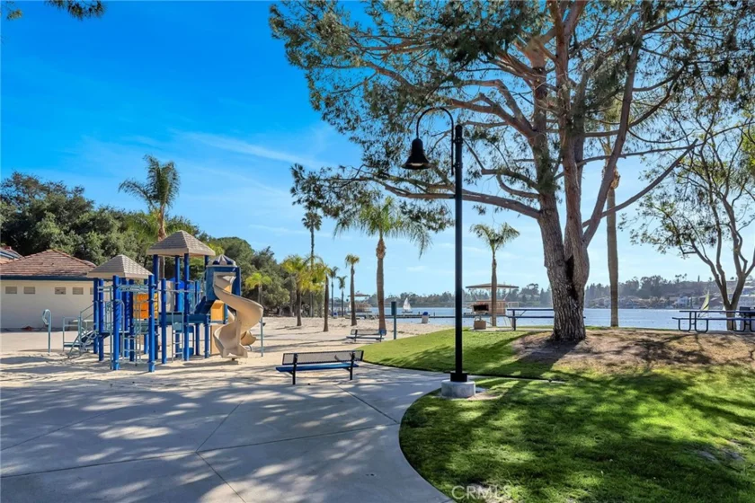 133 California Court photo 42