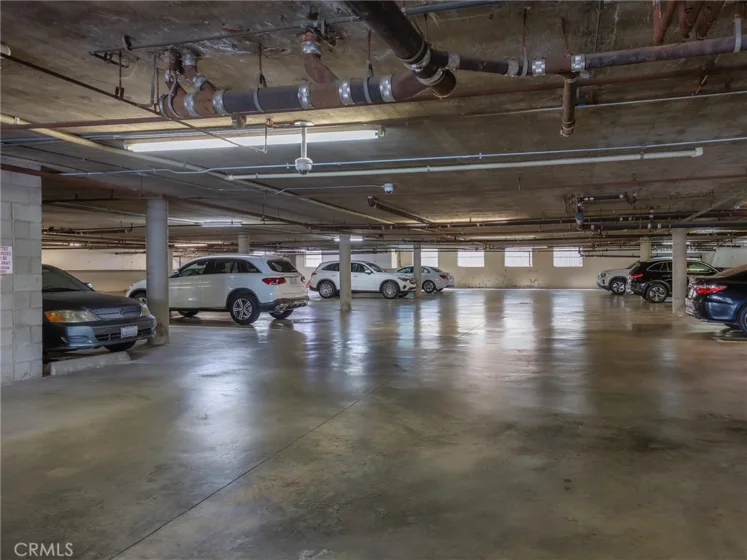 635 E Elmwood Avenue #203 photo 23