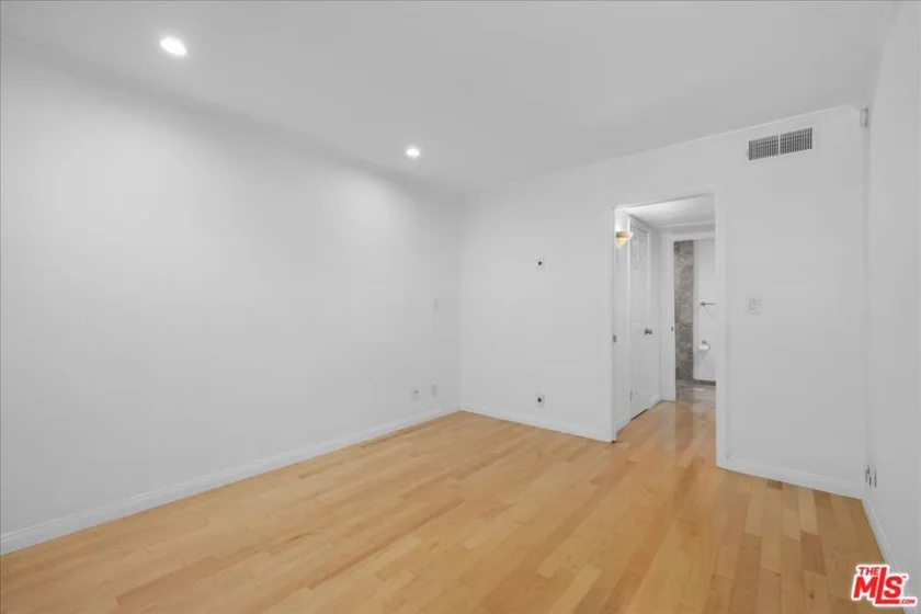 740 N Kings Road #114 photo 19