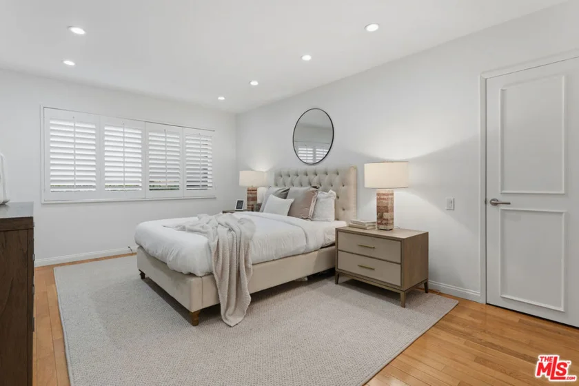 1015 N Kings Road #110 photo 23