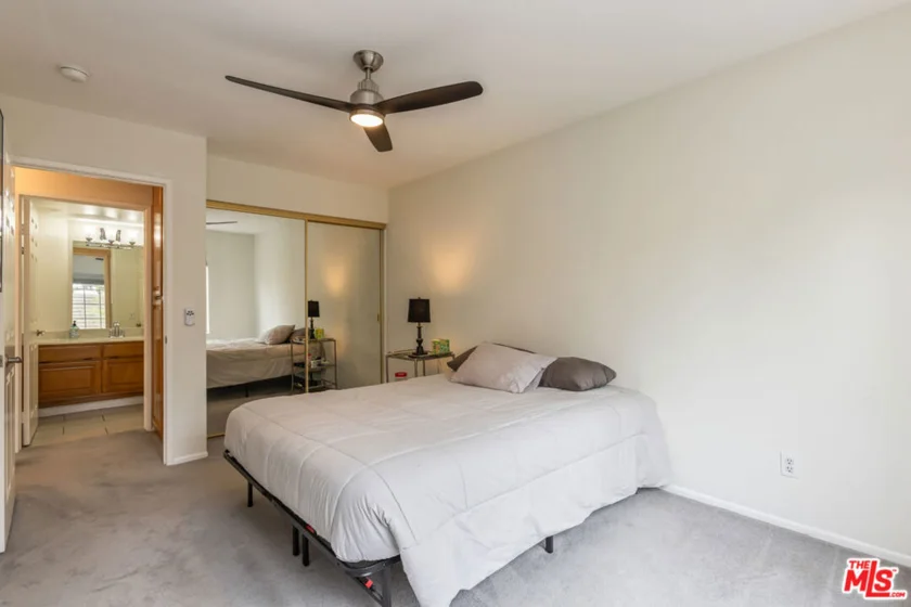 20950 Oxnard Street #10 photo 27