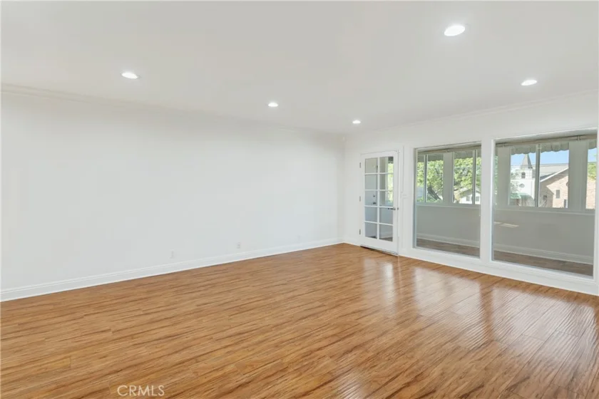 6160 Whitsett Avenue #6 photo 1