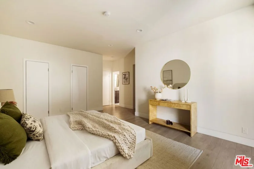 8455 Fountain Avenue #504 photo 16